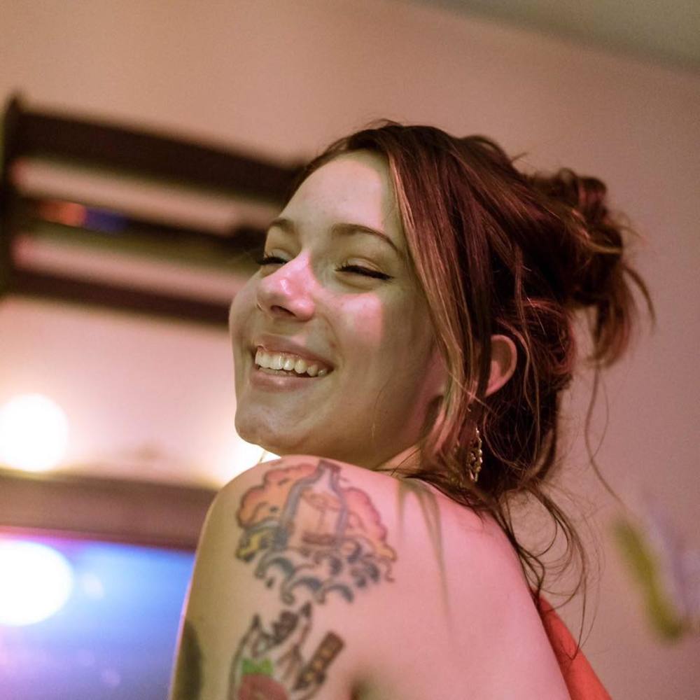 Meet your Posher, Corina